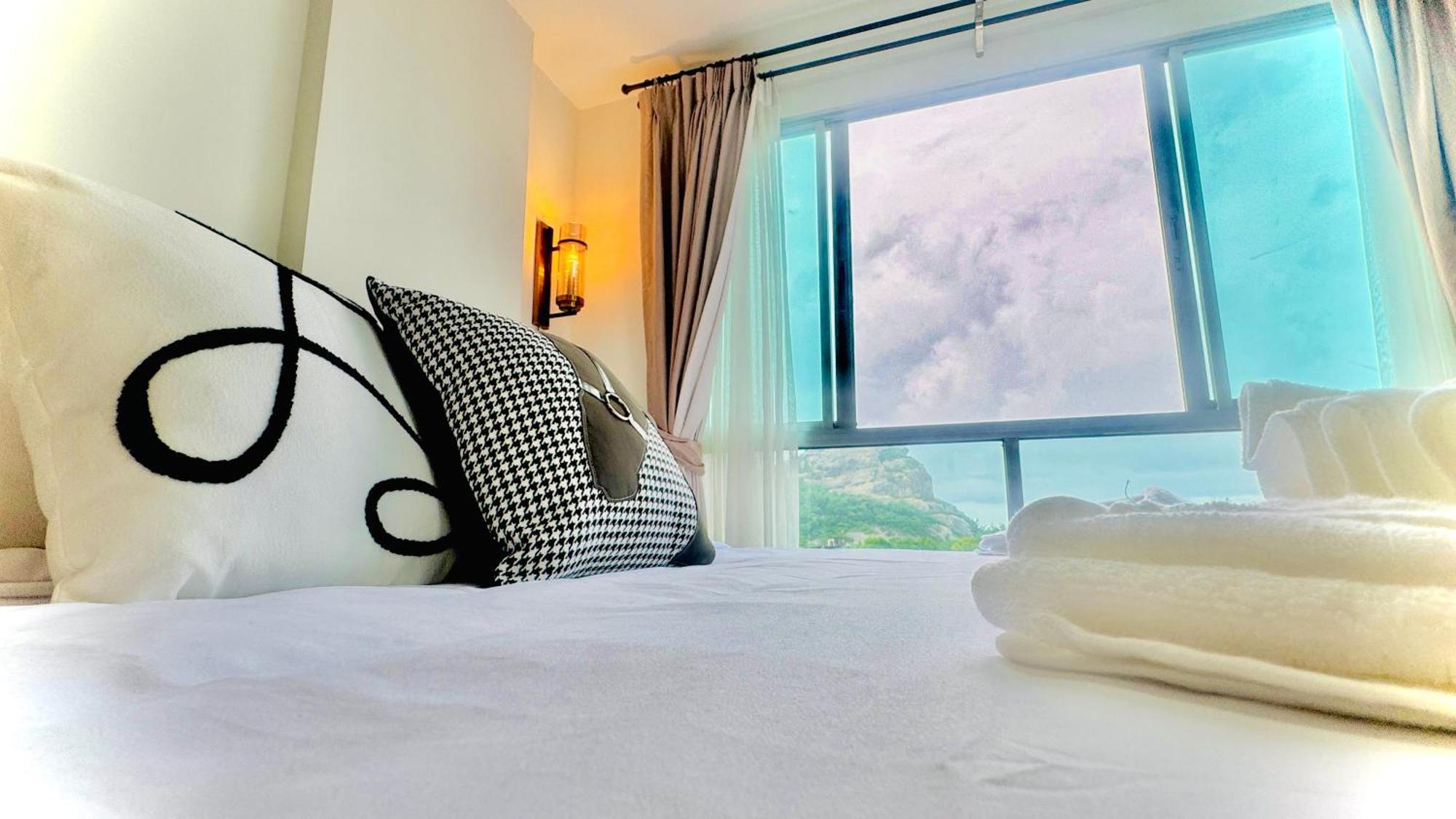 Sea&Mountain View,5 Mins Walk To Famous Beach With King Size Bed HHQ Zewnętrze zdjęcie