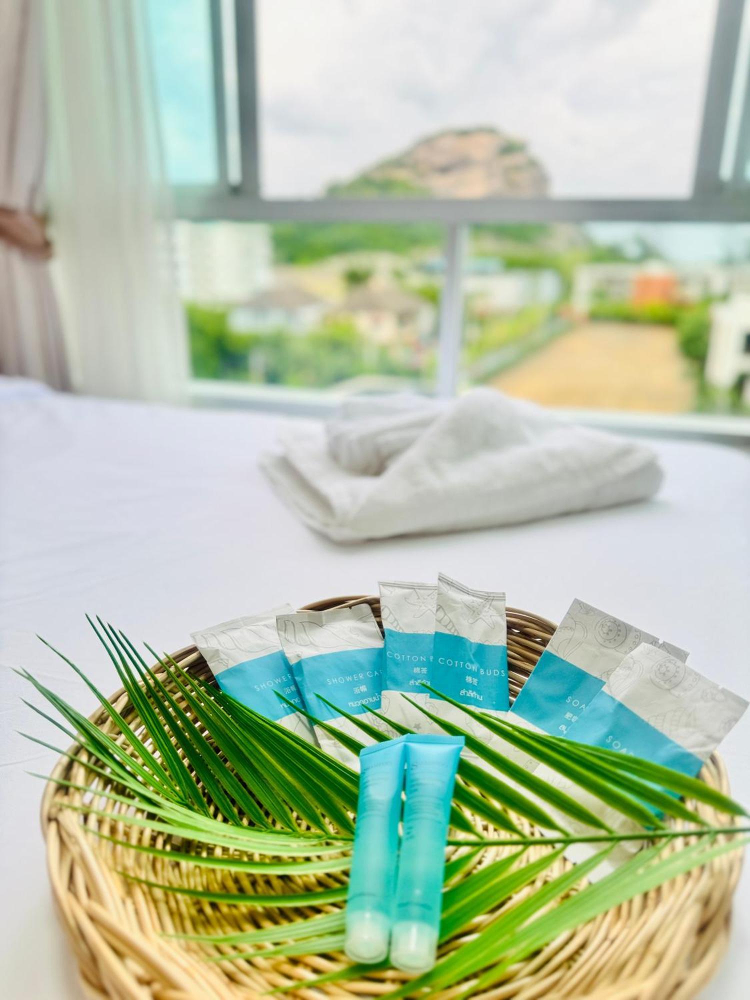 Sea&Mountain View,5 Mins Walk To Famous Beach With King Size Bed HHQ Zewnętrze zdjęcie